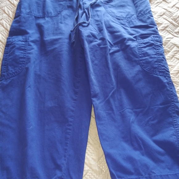 Capris - Picture 3 of 4